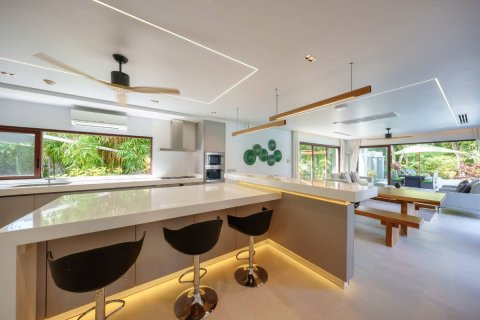 Casa de 6 dormitorios en Ko Kaeo, Tailandia № 180462 - foto 19