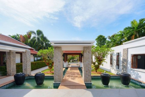 Casa de 6 dormitorios en Ko Kaeo, Tailandia № 180462 - foto 4