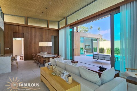 Chalet de 4 dormitorios en Bang Tao, Tailandia № 179516 - foto 3