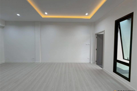 Reihenhaus in Bangkok, Thailand 4 Schlafzimmer № 189525