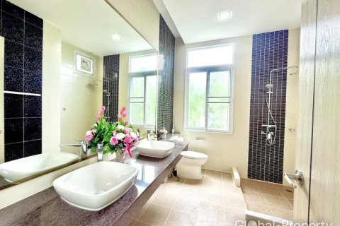 Haus in Pattaya, Thailand 3 Schlafzimmer № 120163 - Foto 15