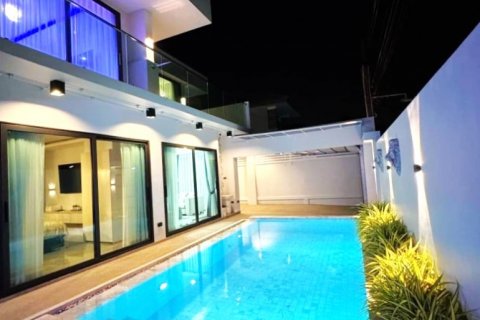 Casa de 5 dormitorios en Pattaya, Tailandia № 120160 - foto 19