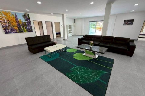 House in Pattaya, Thailand 5 bedrooms № 162424 - photo 2