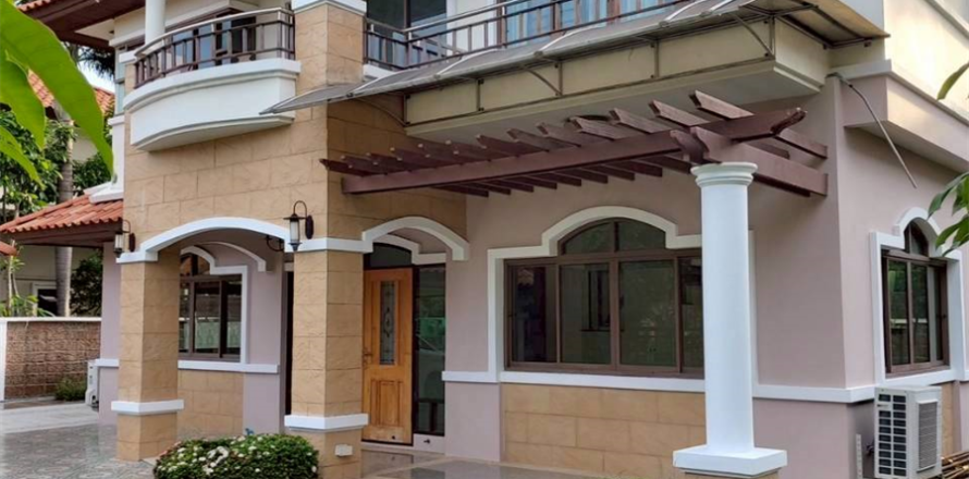 Casa de 3 dormitorios en Bangkok, Tailandia № 189108