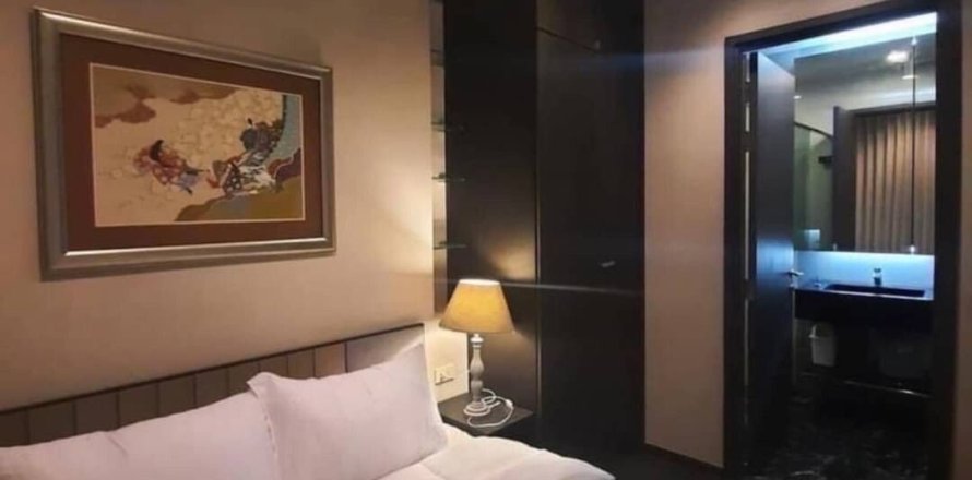 Studio in the Condo in Watthana, Bangkok, Thailand  № 153375
