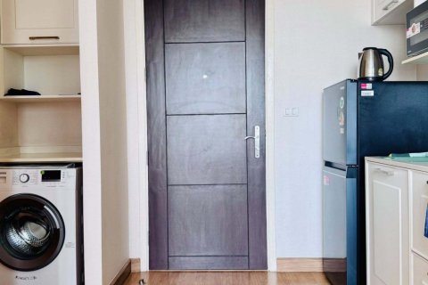Estudio en el condominio en Khlong Toei, Bangkok, Tailandia № 153372 - foto 7