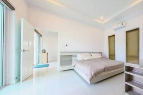 Chalet de 3 dormitorios en Hua Hin, Tailandia № 168455 - foto 6