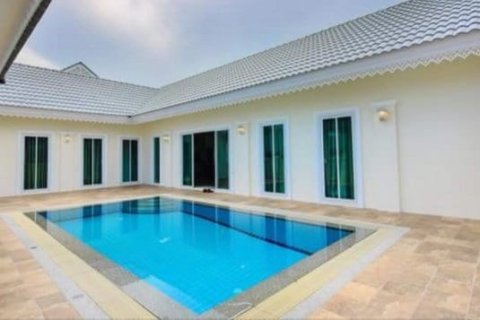 Chalet de 3 dormitorios en Hua Hin, Tailandia № 168455 - foto 3