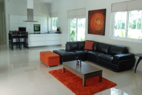Chalet de 3 dormitorios en Sam Roi Yot, Tailandia № 168452 - foto 2