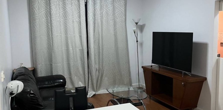 Condominio de 1 dormitorio en Khlong Toei, Bangkok, Tailandia № 161465