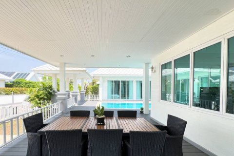 Chalet de 3 dormitorios en Hua Hin, Tailandia № 161464 - foto 10