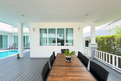 Chalet de 3 dormitorios en Hua Hin, Tailandia № 161464 - foto 8