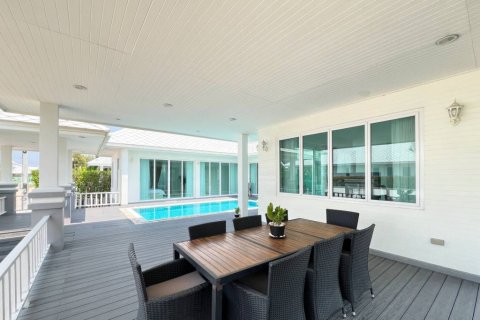 Chalet de 3 dormitorios en Hua Hin, Tailandia № 161464 - foto 9