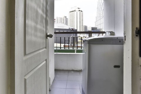 Condo à Bangkok, Thaïlande, 3 chambres № 66061 - photo 16