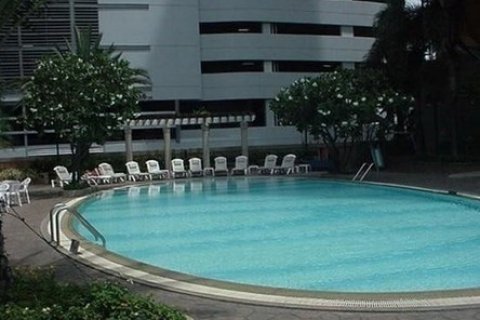 Condo à Bangkok, Thaïlande, 3 chambres № 66061 - photo 17