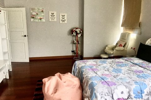 Condominio de 5 dormitorios en Bangkok, Tailandia № 66067 - foto 11
