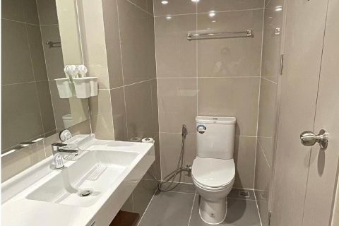 Condominio de 2 dormitorios en Bangkok, Tailandia № 66066 - foto 14