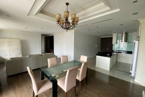 Condominio de 2 dormitorios en Khlong Toei, Bangkok, Tailandia № 172764 - foto 3
