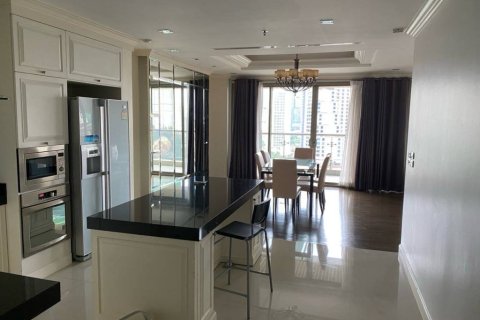 Condominio de 2 dormitorios en Khlong Toei, Bangkok, Tailandia № 172764 - foto 6