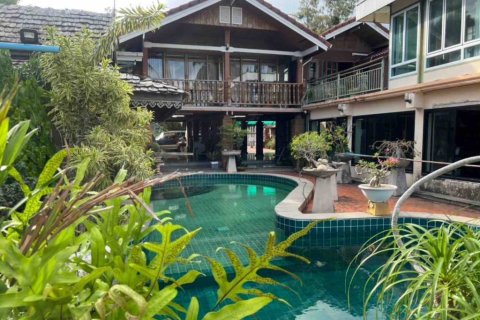 Chalet de 4 dormitorios en Surat Thani, Tailandia № 172760 - foto 4