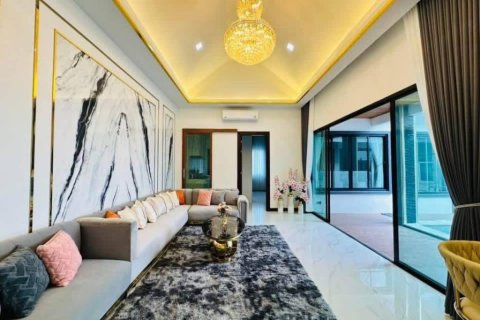 Chalet de 3 dormitorios en Pattaya, Tailandia № 172761 - foto 3