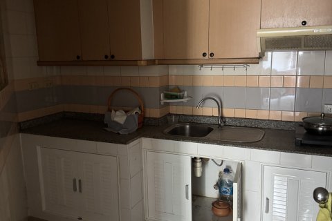 Apartamento de 3 dormitorios en Yan Nawa, Bangkok, Tailandia № 173484 - foto 3