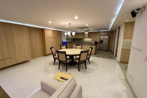 Ático de 3 dormitorios en Watthana, Bangkok, Tailandia № 161125 - foto 2