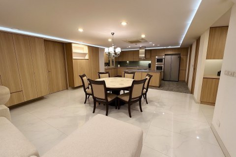 Ático de 3 dormitorios en Watthana, Bangkok, Tailandia № 161125 - foto 11