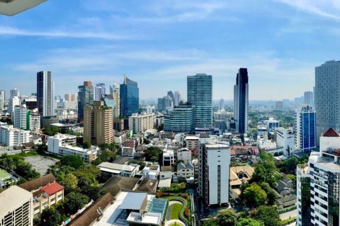 Condo in Watthana, Bangkok, Thailand, 3 bedrooms  № 161123 - photo 4