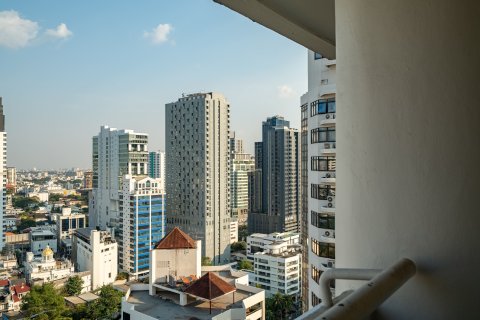 Condo in Watthana, Bangkok, Thailand, 3 bedrooms  № 161123 - photo 10
