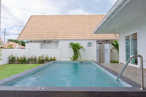 Chalet de 3 dormitorios en Hua Hin, Tailandia № 134472 - foto 2
