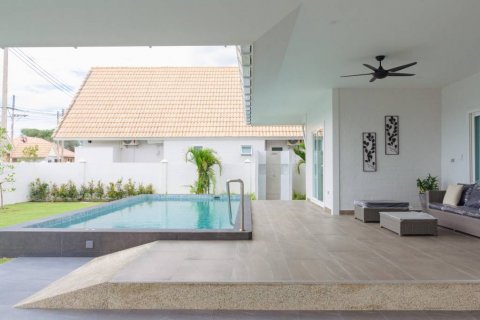 Chalet de 3 dormitorios en Hua Hin, Tailandia № 134472 - foto 4