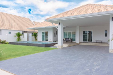 Chalet de 3 dormitorios en Hua Hin, Tailandia № 134472 - foto 3
