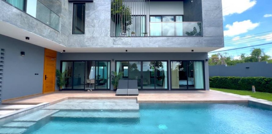 Chalet de 4 dormitorios en Pattaya, Tailandia № 114087