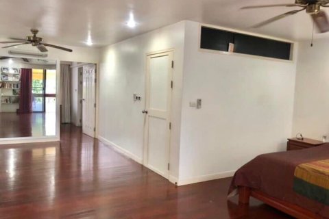 Casa de 4 dormitorios en Bangkok, Tailandia № 157524 - foto 12