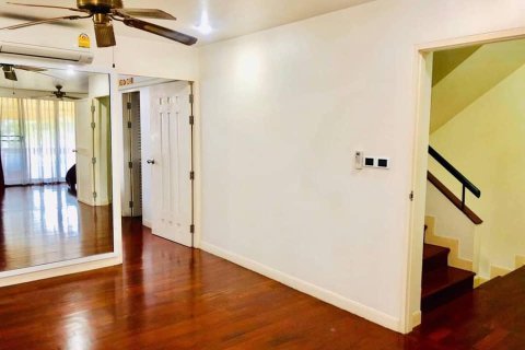 Casa de 4 dormitorios en Bangkok, Tailandia № 157524 - foto 4