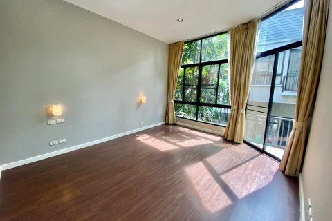 Casa de 4 dormitorios en Bangkok, Tailandia № 157525 - foto 11