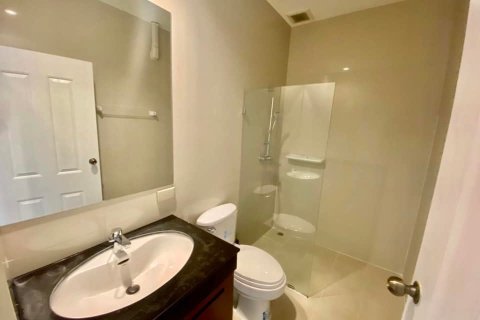 Casa de 4 dormitorios en Bangkok, Tailandia № 157525 - foto 3