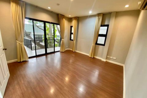 Casa de 4 dormitorios en Bangkok, Tailandia № 157525 - foto 4