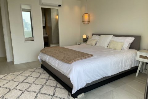 Condominio de 3 dormitorios en Watthana, Bangkok, Tailandia № 133895 - foto 17