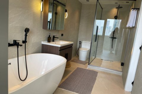 Condominio de 3 dormitorios en Watthana, Bangkok, Tailandia № 133895 - foto 8