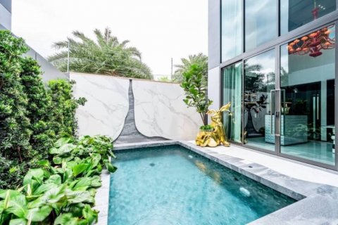 Chalet de 3 dormitorios en Bueng Kum, Bangkok, Tailandia № 133900 - foto 2