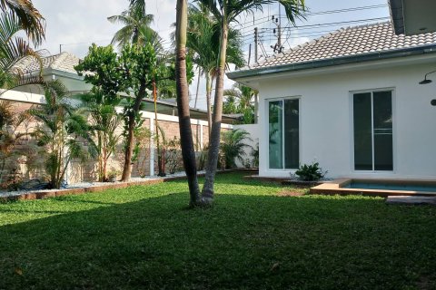 Chalet de 3 dormitorios en Pattaya, Tailandia № 163994 - foto 6