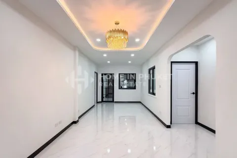 Casa de 3 dormitorios en Chalong, Tailandia № 146641 - foto 4