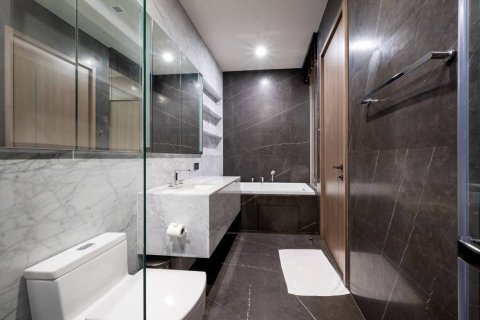 Condominio de 3 dormitorios en Watthana, Bangkok, Tailandia № 133705 - foto 11