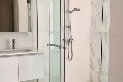 Condominio de 2 dormitorios en Watthana, Bangkok, Tailandia № 133708 - foto 8