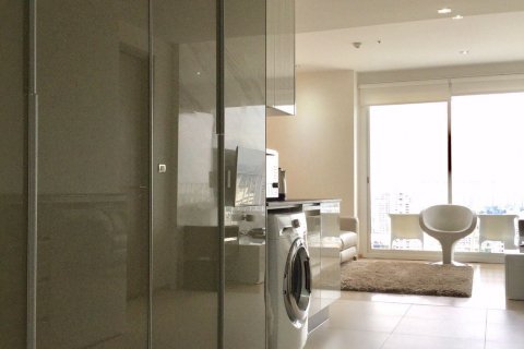 Condominio de 2 dormitorios en Watthana, Bangkok, Tailandia № 133708 - foto 5