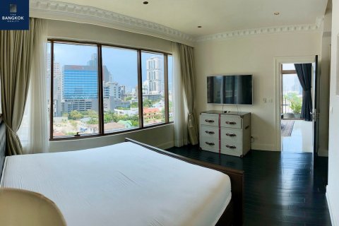 Condominio de 2 dormitorios en Watthana, Bangkok, Tailandia № 133707 - foto 16
