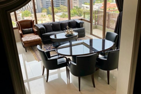 Condominio de 2 dormitorios en Watthana, Bangkok, Tailandia № 133707 - foto 5