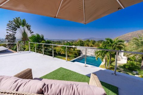 Chalet de 4 dormitorios en Hua Hin, Tailandia № 117356 - foto 6